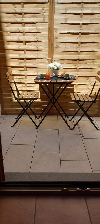 La Raja Apartment Шила Екстериор снимка