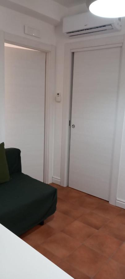 La Raja Apartment Шила Екстериор снимка